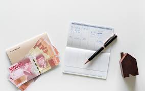 Untuk itulah anda membutuhkan beberapa cara untuk mengatur keuangan rumah tangga dengan gaji kecil agar rencana yang telah disusun tersebut membeli barang bekas yang masih layak pakai atau barang bekas dengan kondisi seperti barang baru akan sangat membantu anda untuk berhemat. Agar Beli Rumah Cepat Terwujud Ikuti 7 Tips Menabung Ini