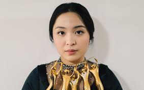 Shin Tae-yong Komentari Foto Luna Maya Berjemur di Pantai Jadi Sorotan,  Netizen: Fokus Sepakbola Aja Coach