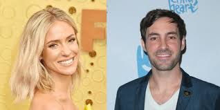 2014 curly hair kristin cavallari opts for a blonde curly hair for the launch of her new shoe line again, but she styles it in a different way. Kristin Cavallari And Jeff Dye Shared A Long Kiss On Intimate Date