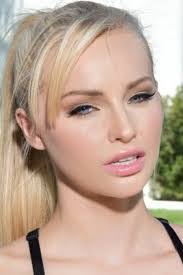 Stacy Carr's Instagram, Twitter & Facebook