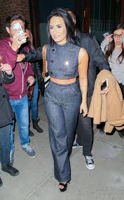 Demi lovato on boyfriend wilmer valderrama: Demi Lovato Night Out Leaving Her Hotel In Nyc October 2015 Celebmafia