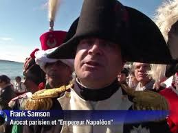 Napoléon de retour sur la plage de Golfe-Juan, prêt à voler jusqu'à Paris