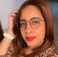 Anais Roche's Instagram, Twitter & Facebook