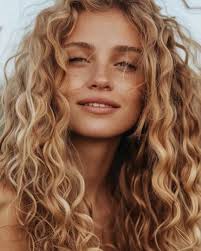 Curly hair in spring? 🌸 Warmer breezes and spring humidity can make curly  hair unpredictable, but a few simple tricks keep your curls looking fresh.  Sleep