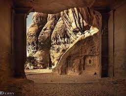 طابت أوقاتكم بكل خير عودة الى العلا صورة وزاوية جديدة من داخل الديوان مجلس السلطان وهو معبد نبطي عبارة عن مست Antelope Canyon Natural Landmarks Landmarks