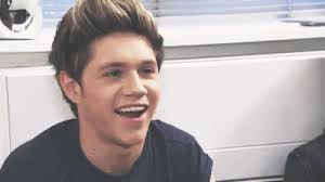 หนุ่มๆ One Direction แวะมาเตะบอลกันก่อนโชวคอนเสิร์ต!