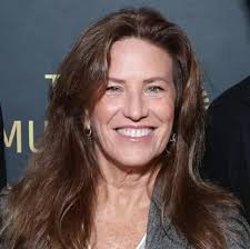 Who is the richest person in Kentucky? She made the Forbes 400 list:  https://www.whas11.com/article/money/business/kentucky-indiana-billionaires-make-forbes-400-richest-people-america-list/417-fcd17f78-d753-4d8a-b064-330ab7f815d6