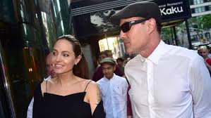 Since angelina jolie is far more famous than james haven, it is reasonable that any piece of. Angelina Jolies Bruder Was Macht Eigentlich James Haven