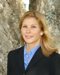 Amy Kenyon's Instagram, Twitter & Facebook