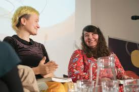 do-it-together, Toleranz, Offenheit“ Laura Theis, Schriftstellerin _  Oxford/GB 8.12.2023