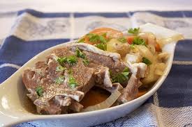 La prima ricetta del 2012 è un piatto molto semplice da preparare ma gustoso, almeno per chi ama la carne ovina. Come Cucinare L Agnello A Pasqua 4 Ricette E 4 Abbinamenti
