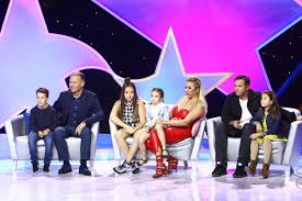 Nacido el 29 de marzo de 1962 en bucarest) es un cantante rumano que. Secretele Lui Daniel Buzdugan Dinu Iancu SÄƒlÄƒjanu È™i Ale Rocsanei Marcu DezvÄƒluite De Copiii Lor La Aici Eu Sunt Vedeta Prwave Stiri Afaceri Stiri Marketing Case Studies Stiri Pr