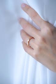 Geometric Wedding Rings Pattern Modern And Simple Thin Wedding Ring Models Rose Gold Allen In 2020 Thin Wedding Ring Wedding Ring Models Unusual Wedding Rings