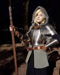 Cosplay Larp And Life No Instagram It S Cold But I Came Along To Swordcraft Larp To Join A Friends New Warband T Female Armor Armor Clothing Female Knight
