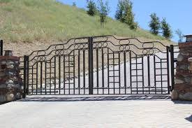 We manufacture quality custom driveway aluminum gates, decorative driveway gates, ornamental iron gates. Automatic Ornamental Iron Driveway Gates Midcentury Landscape San Francisco By Diablo Iron Inc Houzz