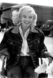 Famous for playing comedic blonde bombshell characters. Marilyn Monroe S Tomboyish Style In The Misfits