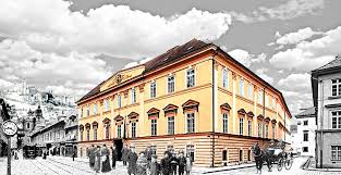 Ministr školství, mládeže a tělovýchovy. Ministerstvo Skolstvi Mladeze A Telovychovy Hlavnim Sidlem Ministerstva Skolstvi Mladeze A Telovychovy Cr Je Rohansky Palac V Prazske Karmelitske Ulici Nedaleko Malostranskeho Namesti Facebook