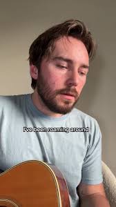 Been singing this song since it came out and it still gets me every time ✨  Kings Of Leon #usesomebody #kingsofleon #cover #covermusic #singer  #songwriter #acoustic