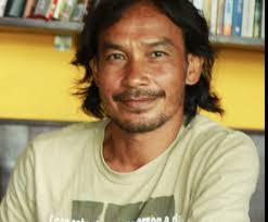 Anh Thach's Instagram, Twitter & Facebook