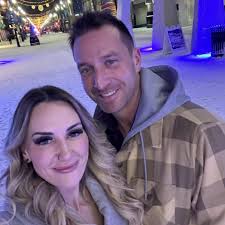 Who can do a volume lash fill with UV lashes in Grande Prairie