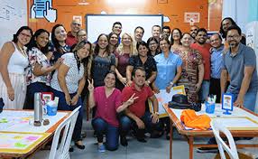 Os professores são desenhistas de projetos e experiências de aprendizagem das quais eles mesmos desfrutam, participam e aprendem. Fotos Proflab
