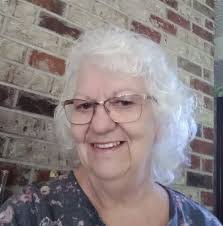 Tammi Gustafson's Instagram, Twitter & Facebook