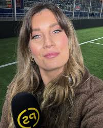 Christine Close Hair & Makeup Artist (@christineclose_hair_and_makeup) •  Instagram photos and videos