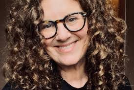 Maura Smith's Instagram, Twitter & Facebook