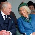 5 Simple Ways to Dress Up Your Entryway for the Holidays