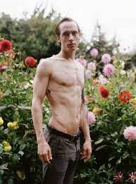 Owen Gray 居然已经结婚了，老婆是亚洲女性