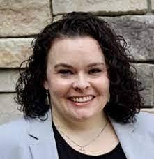 Elisha Farr's Instagram, Twitter & Facebook