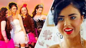 Wedding of 14-year-old children. Gypsies of Russia. English translation.