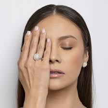 JEWELS THAT SPEAK IN SILENCE