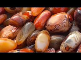 Natural Agate Gemstone Crystal Mining Gems On The Cliff Youtube In 2020 Gemstones Crystals Agate