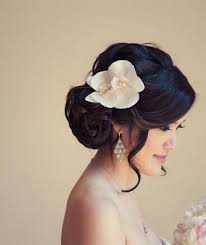 See more ideas about wedding rings, wedding cards, wedding. Beautiful White Orchids Can Replace A Veil For A Modern Bride Bridal Hair Flowers In Hair Wedding Hair Accessories