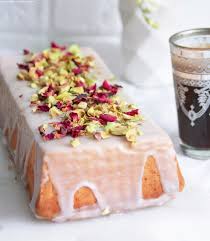 Es enthält über 30 gelingsichere rezepte für kuchen, torten, muffins und gebäck. What Ina Loves Persian Cake Orientalischer Kuchen Mit Kardamom Mandel Rose
