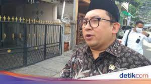 Di sisi lain, usai hastag itu tinggi, sejumlah nitizen mulai diblokir oleh fadil zon. His Twitter Account Liked Porn Sites Fadli Zon Pololised