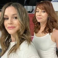 Melinda Clarke's Instagram, Twitter & Facebook