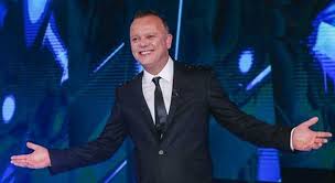 La notizia è esplosa nel febbraio del 2021. Gigi D Alessio Ha Un Nuovo Amore E Una Fan Che Ha 26 Anni Meno Di Lui Il Mattino It