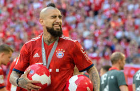 Maj 1987 i santiago, chile) er en chilensk fodboldspiller, der fra 2020spiller som midtbanespiller hos italienske inter milan. Official Arturo Vidal Set To Join Barcelona