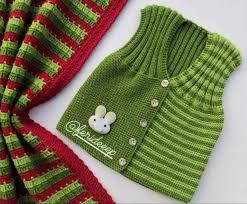 Dugmeli Bebek Orgu Modeli Ilmek Sayilari Ve Anlatimi Kolay Hobiler Baby Knitting Patterns Orgu Erkek Bebek Tarzi