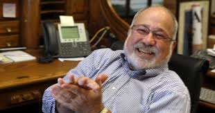 Dyer renews town manager contract