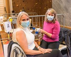 Listen to lill sverresdatter larsen and 254 more episodes by drivkraft, free! Vaksine Influensa Lill Haper Flest Mulig Tromsovaeringer Gjor Som Henne Det Er Gjort Pa Rundt 20 Minutter Og Koster 50 Kroner