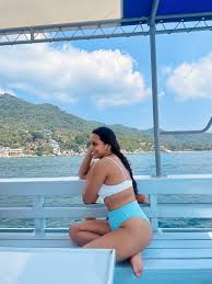 Jigarthanda DoubleX actress Sanchana Natarajan alluring hot in bikini