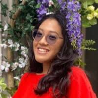 Ruth Gil's Instagram, Twitter & Facebook