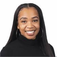 Crystal Benson's Instagram, Twitter & Facebook