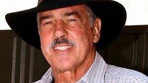 Andrés García estaba casado con dos mujeres que ahora pelean por su herencia