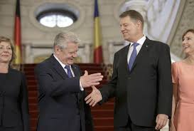Preşedintele klaus iohannis a declarat astăzi că o posibilă unire a româniei cu republica moldova poate fi discutată la momentul la care lucrurile sunt stabile şi merg bine în cele două ţări. Romanian And German President Discuss Moldova Security
