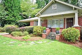 A traditional ranch home has at least one flower garden in the front yard. Landscape Ideas Front Yard Ranch Style Home Izvipi House Plans 104143