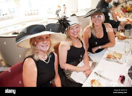 Laurie Buckley, Layne Gray, ?